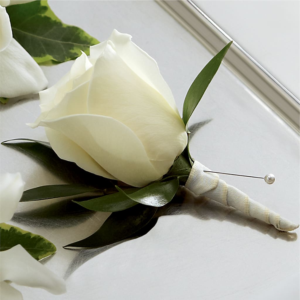 White Rose Boutonniere – Simply Flowers, Moscow TN