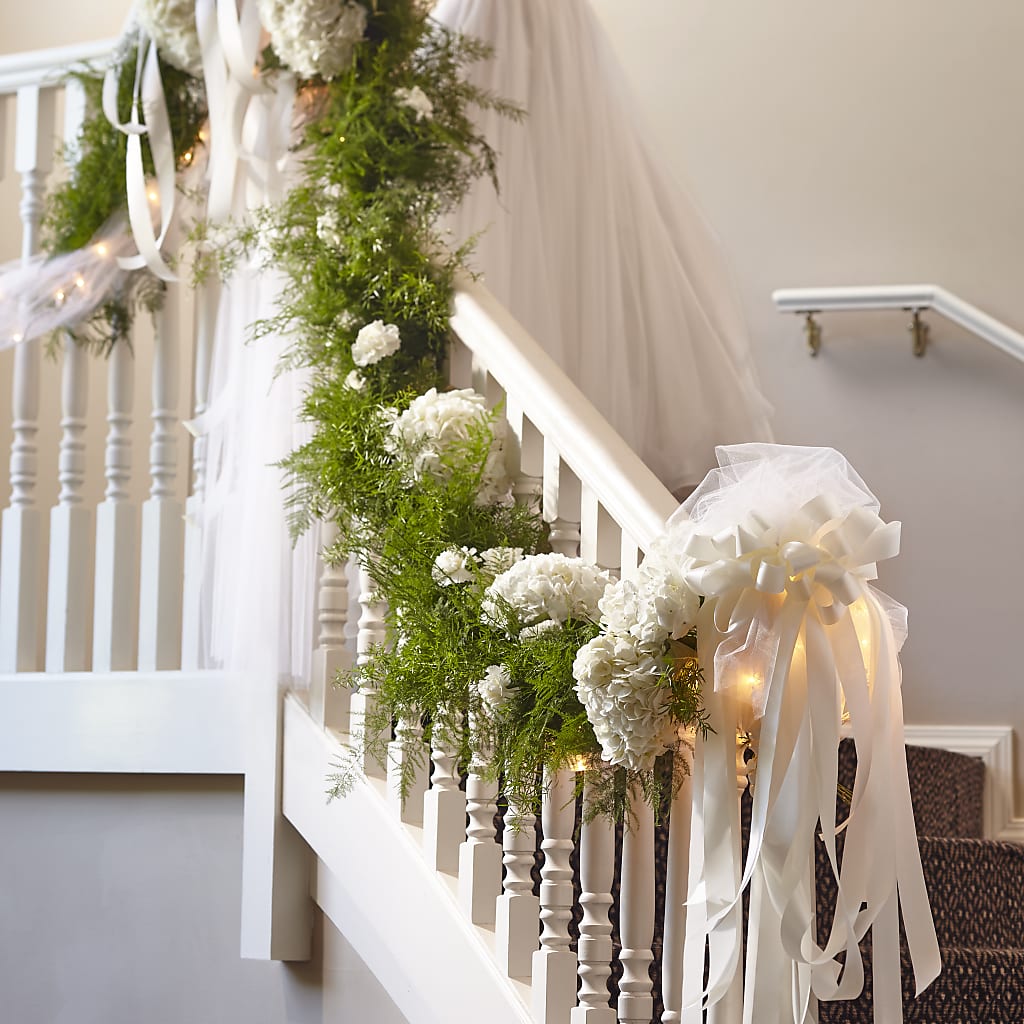 Champagne Dreams Garland – Simply Flowers, Moscow TN