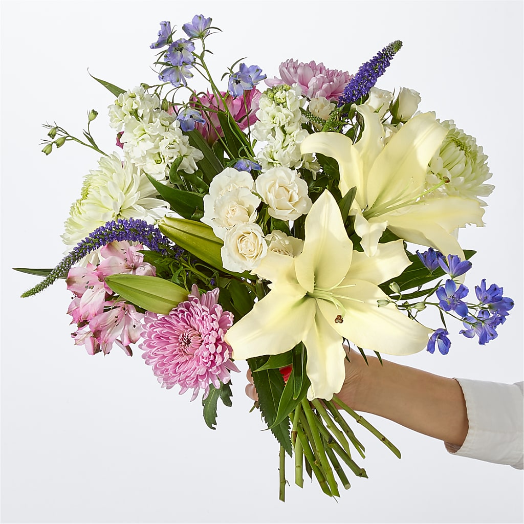 Winter Celebration Bouquet –  Simply Flowers, Moscow TN