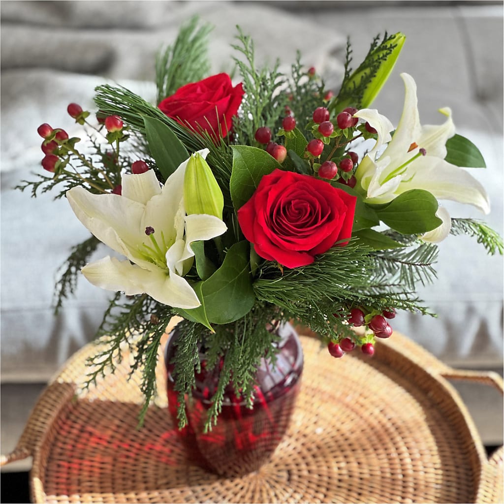 Evergreen Delight Bouquet –  Simply Flowers, Moscow TN