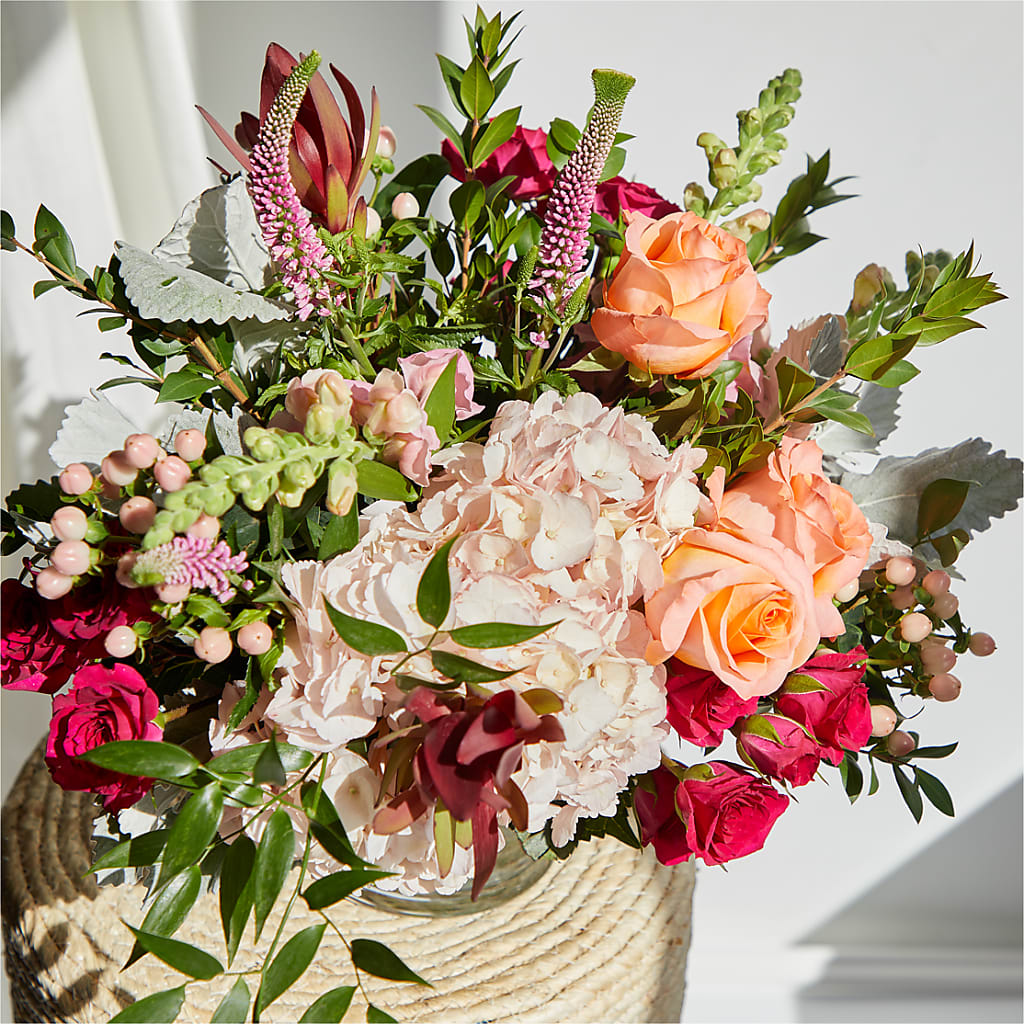 Glitz & Glam Bouquet –  Simply Flowers, Moscow TN